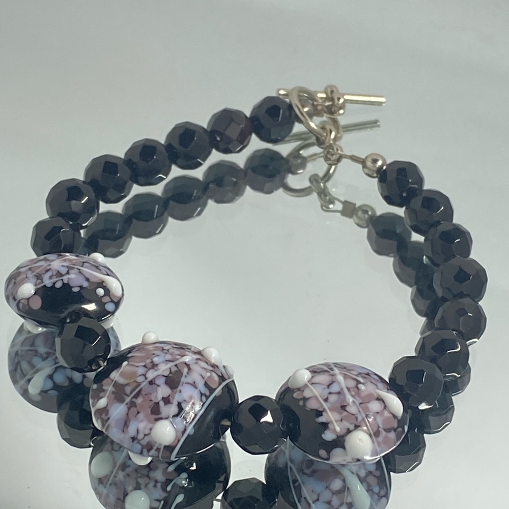 Elegant Black and Purple Beaded Bracelet 8 inches long with toggle clasp